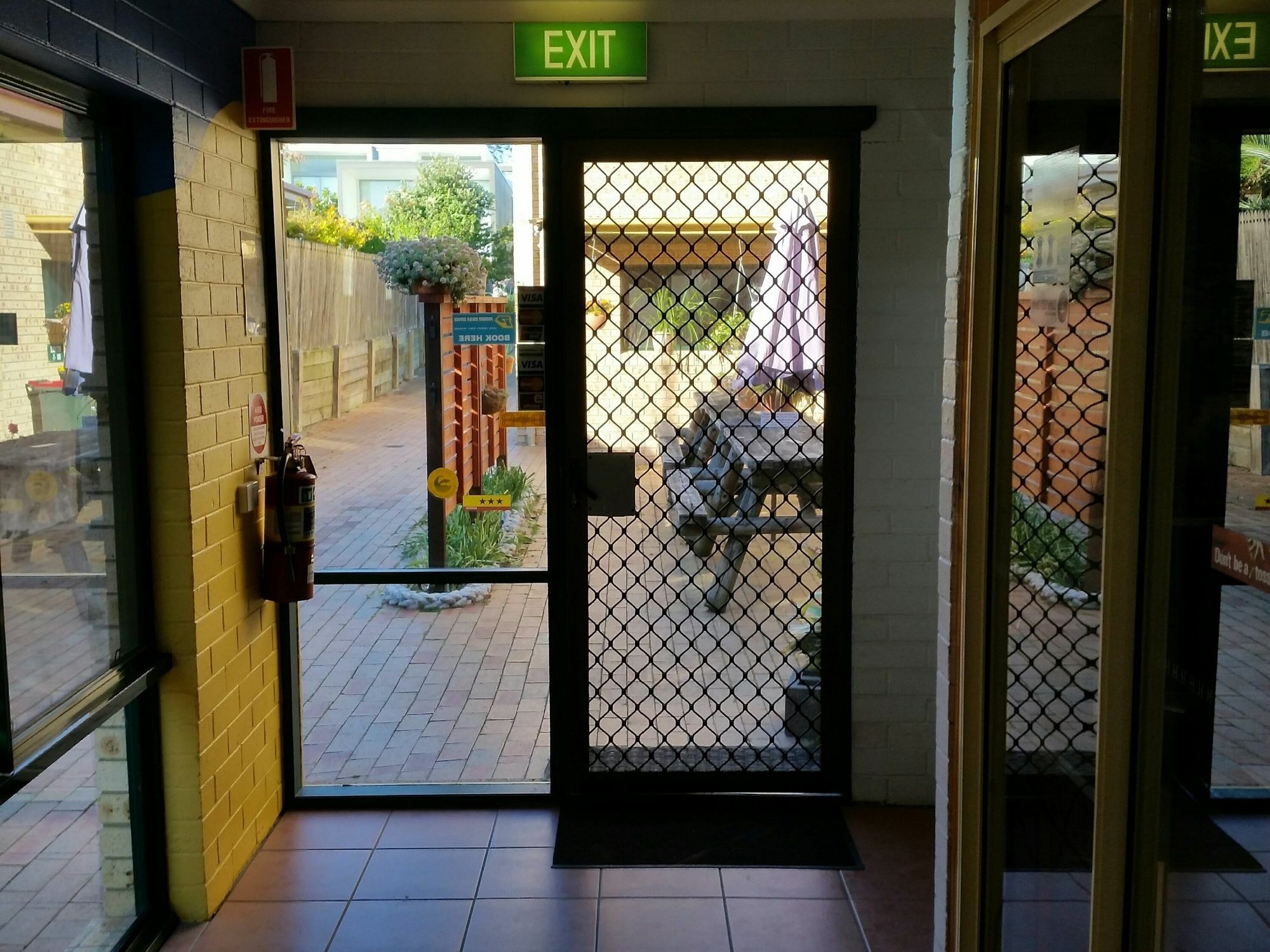 Wandarrah Lodge Hostel Merimbula Εξωτερικό φωτογραφία